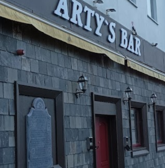 Arty's Bar