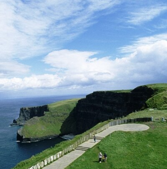 Cliffs of Moher explorer day tour from Limerick. Guided.